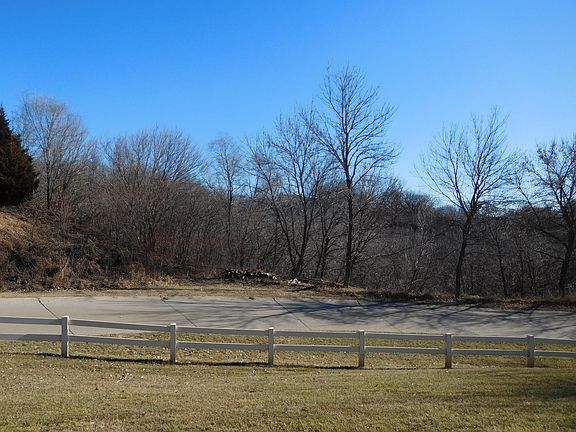 5th image of 16652 Dixon Dr