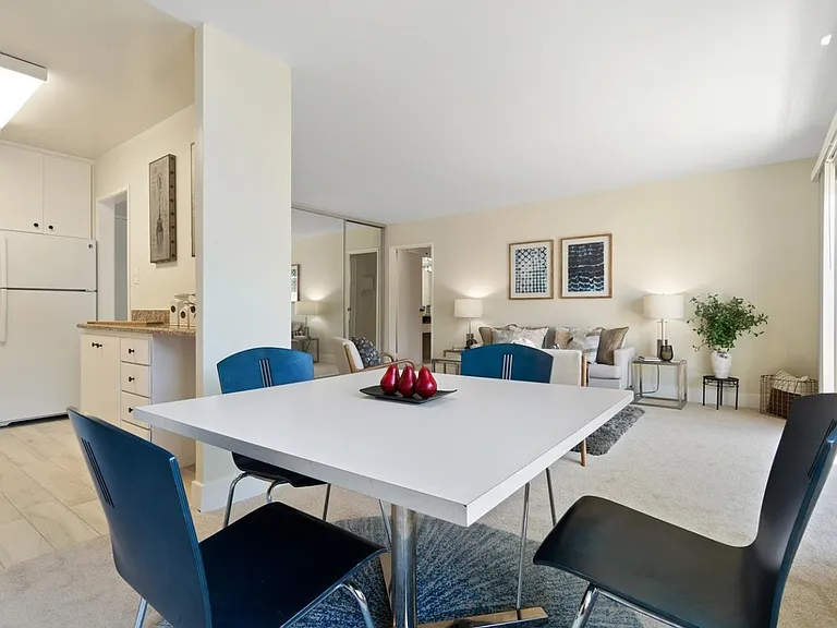 930 Peninsula Ave #303 — Photo 5