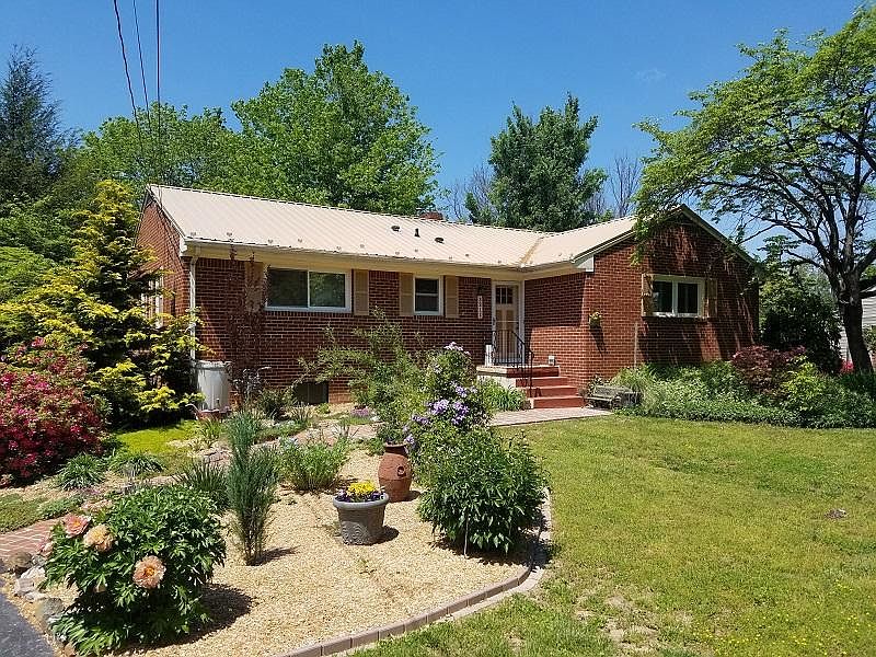 1st image of 3211 Ledgewood Ave
