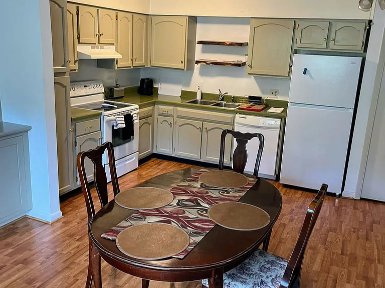 Crossbow Cir — Photo 9