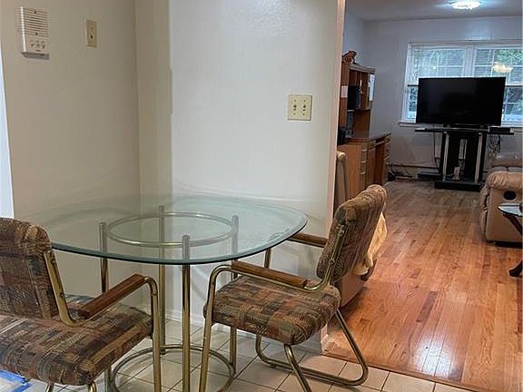 4th image of 82 Country Pointe Cir #108