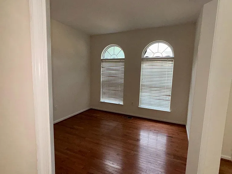 44331 Ladiesburg Pl — Photo 5