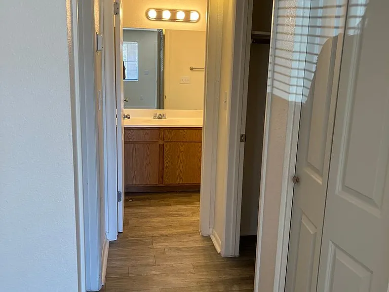 Shadowbrook Apartments-Scenic Living in Sedona — Photo 17