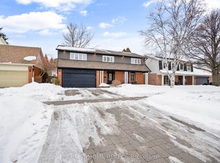 41 Amberly Blvd, Hamilton, ON L9G 3R9
