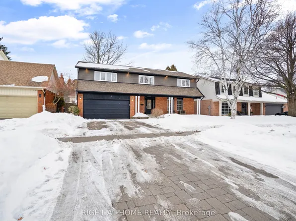 41 Amberly Blvd, Hamilton, ON L9G 3R9