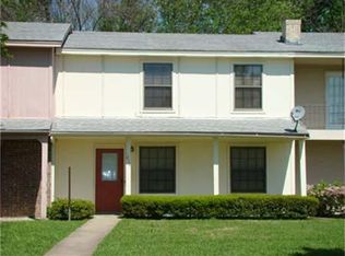 1202 W Madison St, Ennis, TX 75119