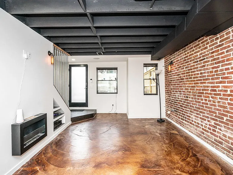 811 T St NW — Photo 5