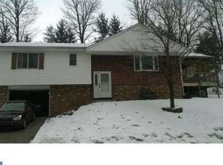 31 Beech St, Pottsville, PA 17901
