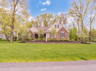 12 Bridlewood Loop, Rexford, NY 12148
