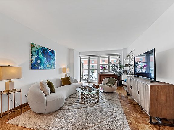 2nd image of 115 E 9th St APT 10E