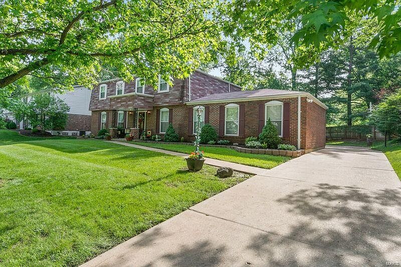 1st image of 2182 Pardoroyal Dr