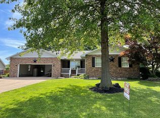 902 Cross Ave, Jerseyville, IL 62052