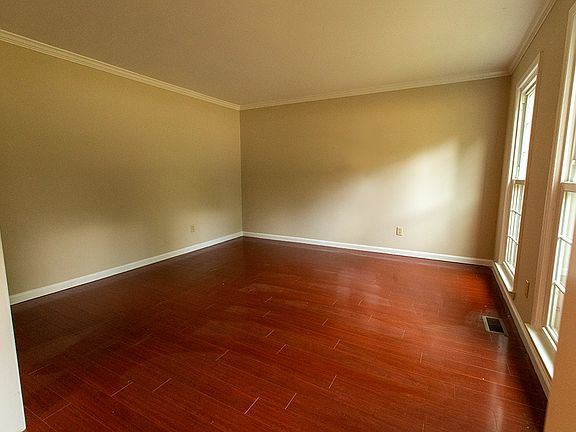 4th image of 2720 Briarfield Way