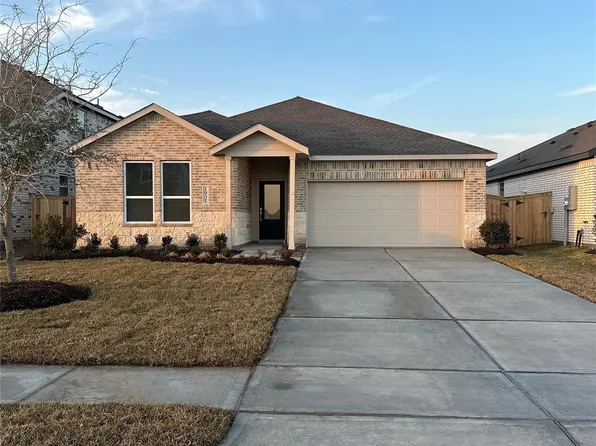 1931 Stargazer Ln, Angleton, TX 77515