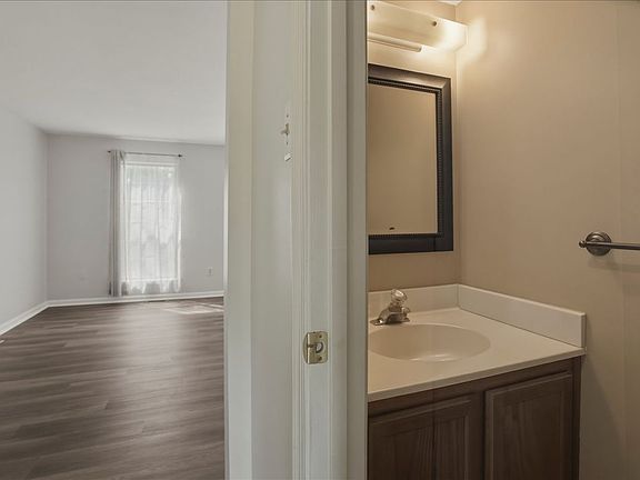 2nd image of 1810 Bramble Brook Ln