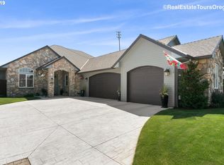 2472 Meridian Dr, Woodburn, OR 97071
