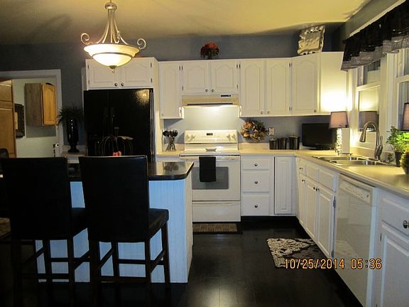 3rd image of 3333 Richmond Ave