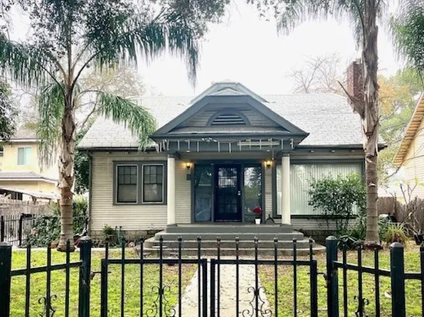 1830 N Summit Ave, Pasadena, CA 91103