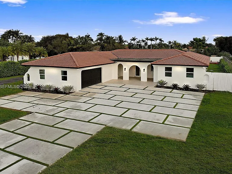 3801 SW 132nd Ave — Photo 44