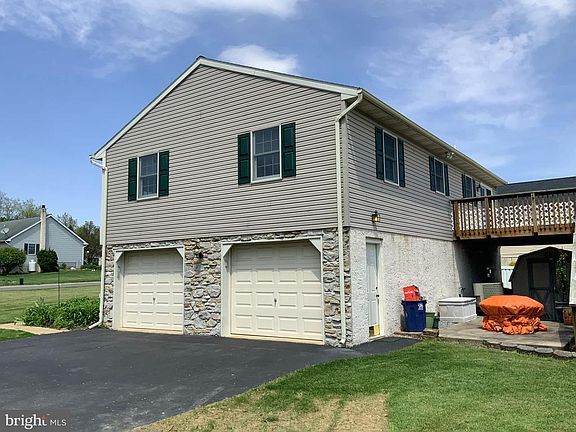 2nd image of 42 Waterwheel Dr