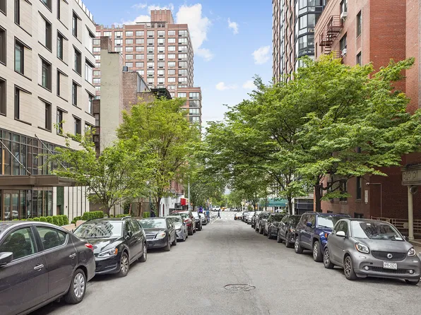 205 West 95th Street 3B image 12 of 12