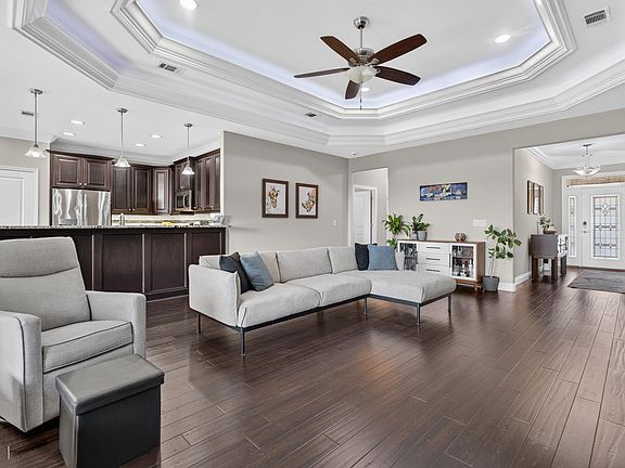 2nd image of 2335 Cummings Dr