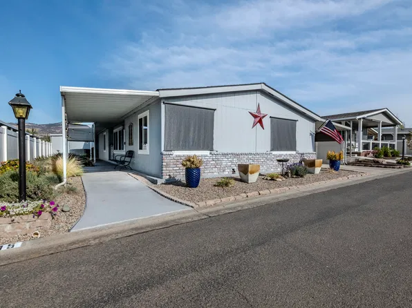 333 Mountain View Dr Unit 35, Talent, OR 97540