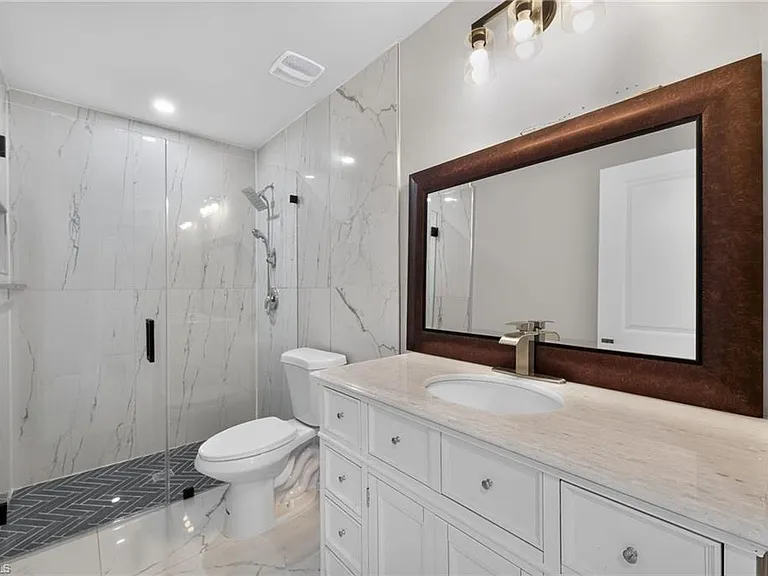 3211 43rd St SW — Photo 22