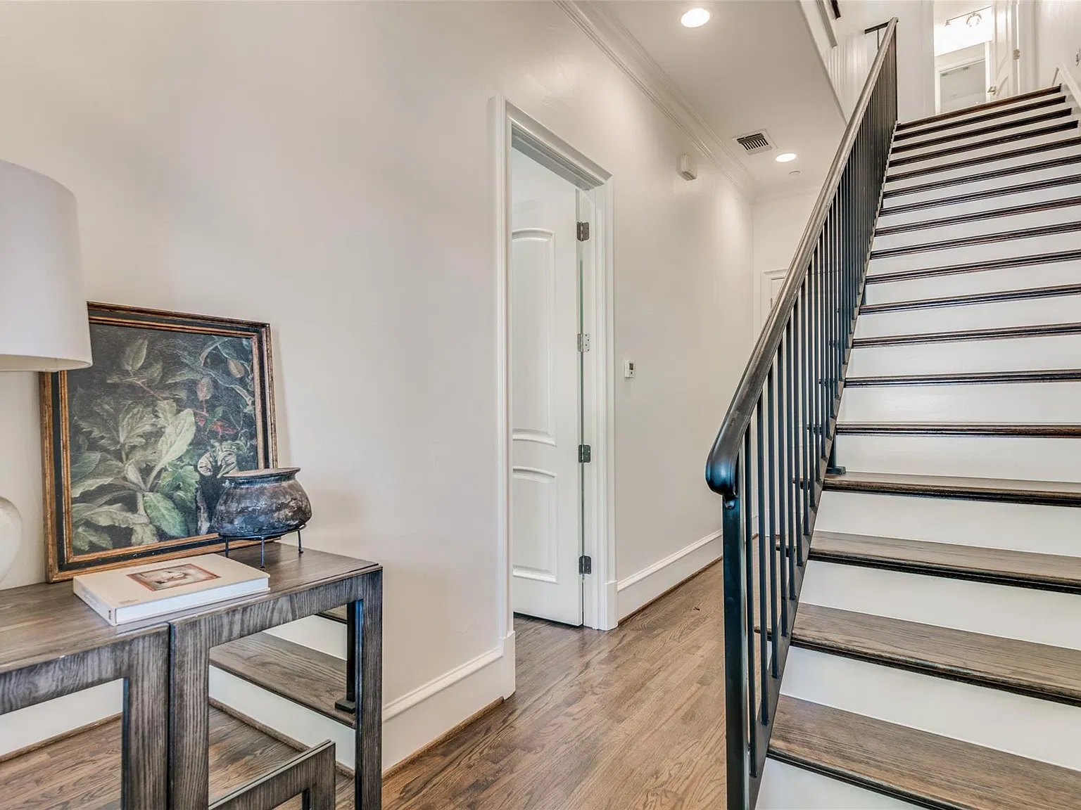 3 bed, 3.5 bath, 2418 sqft, $12,000 — Photo 3