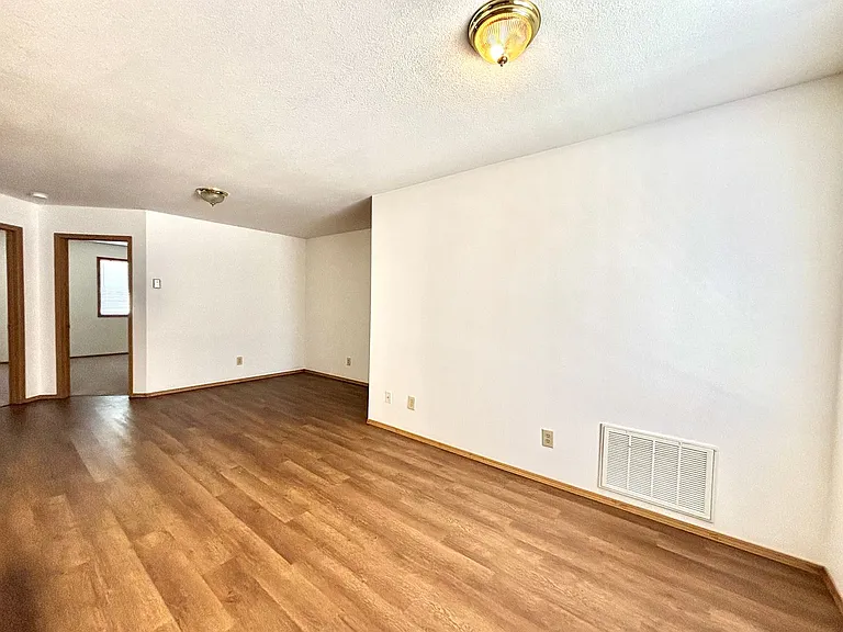 221 Spooner Rd — Photo 5