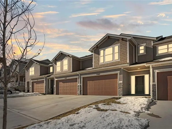 7390 Grand Slam St, Parkville, MO 64152