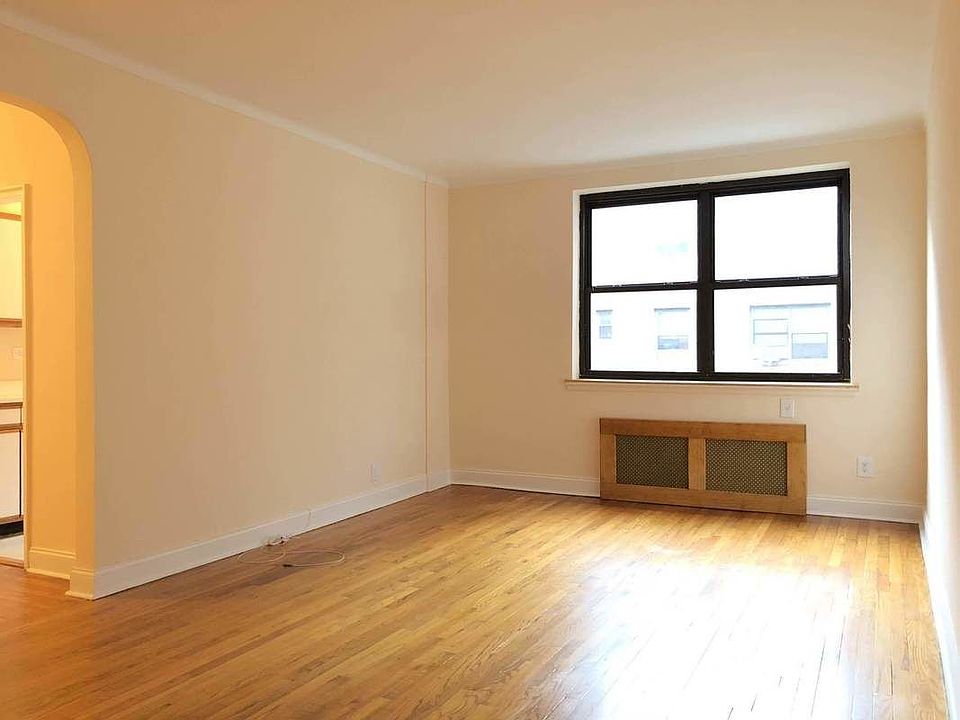 1st image of 6939 Yellowstone Blvd APT 423