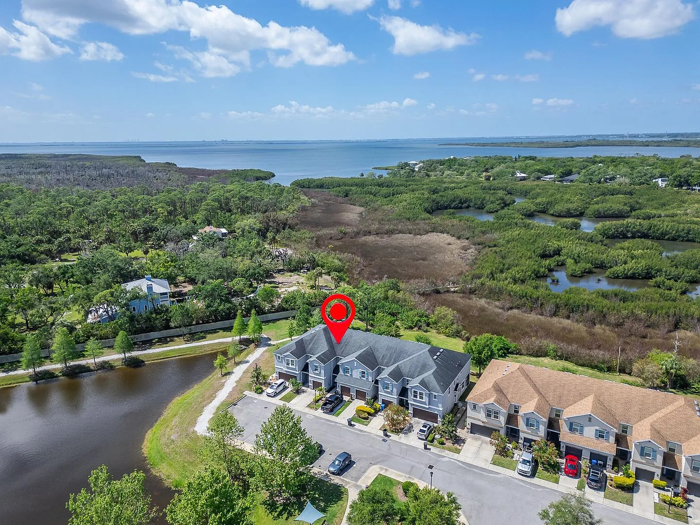 Comfort, Convenience & Gated Community Living in the Heart of Tampa ! — Photo 3