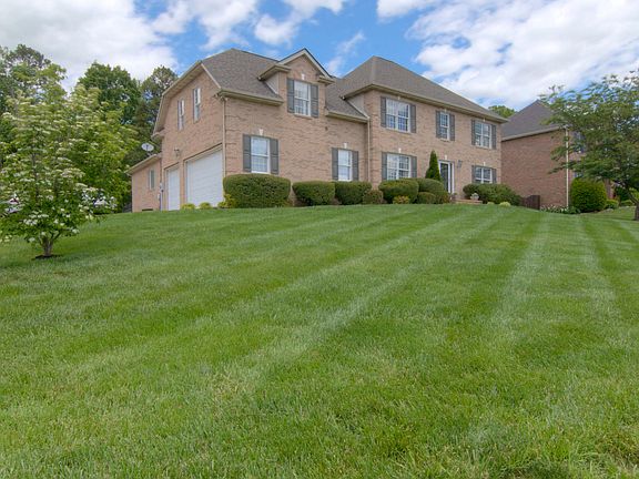 2nd image of 3318 Whispering Oaks Dr