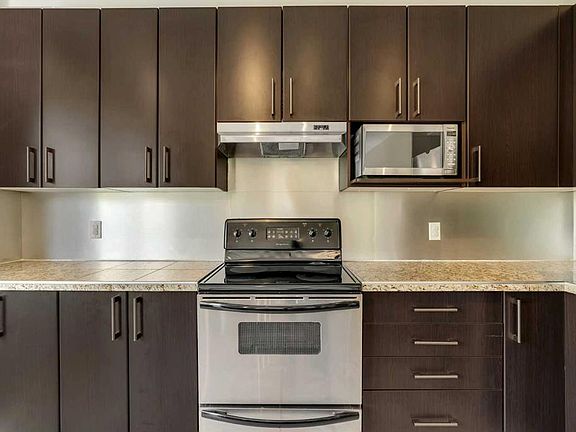 4th image of 830 S Centre Ave NE #302