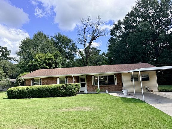 2nd image of 110 Huntington Dr