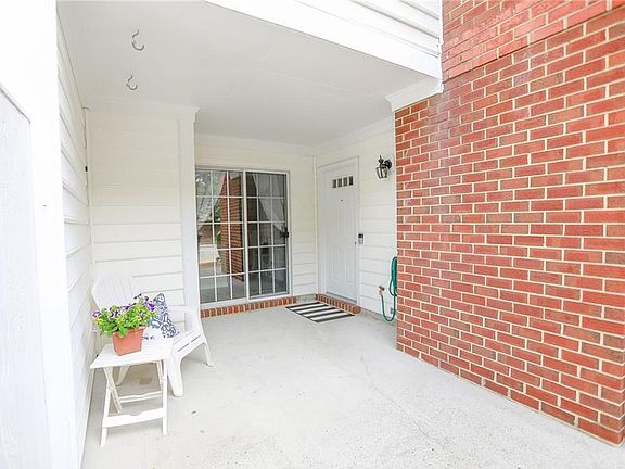 4th image of 112 Chippenham Dr APT C