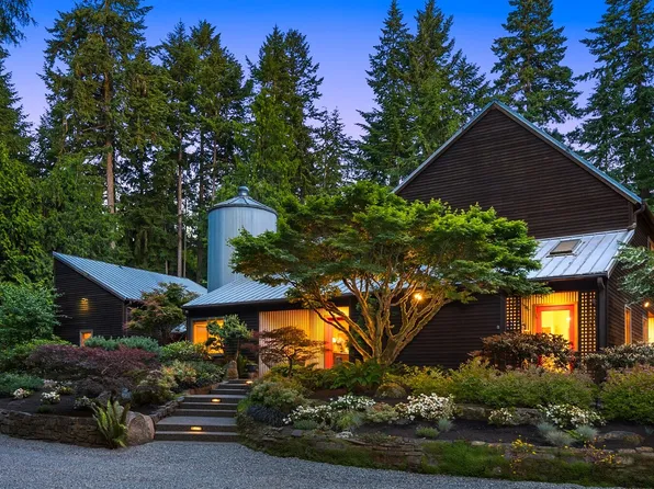 9000 NE Hidden Cove Road, Bainbridge Island, WA 98110