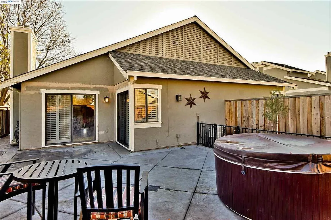 265 Bridgeside Cir photo 1