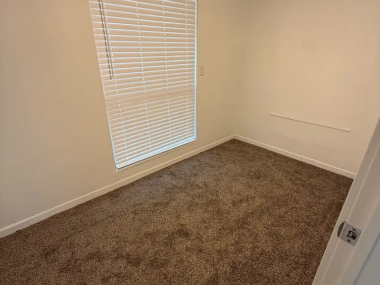 819 N Paddock St — Photo 5