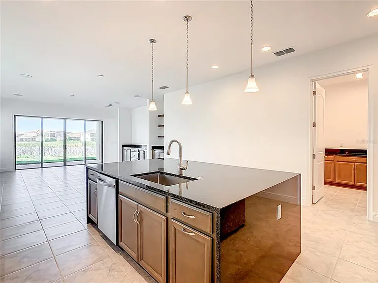 13899 Larkton Ln — Photo 10