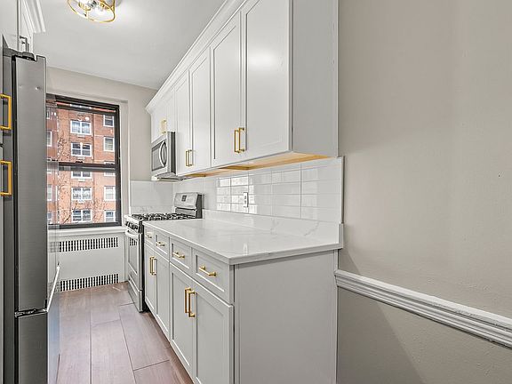5th image of 3220 Avenue H APT 5C