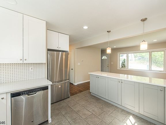 5th image of 537 Dell Rd