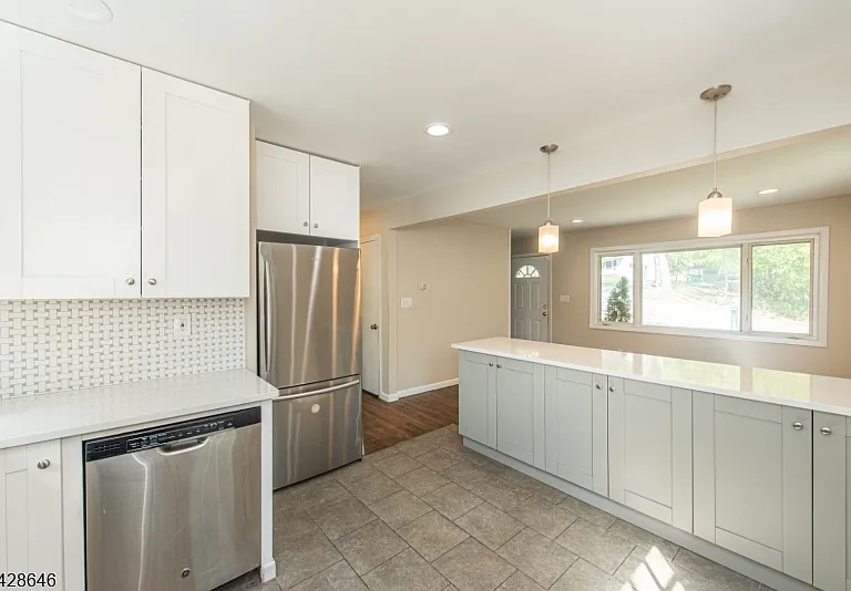 537 Dell Rd — Photo 5