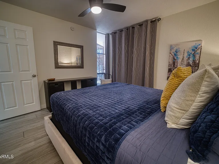 3209 S College Ave — Photo 10