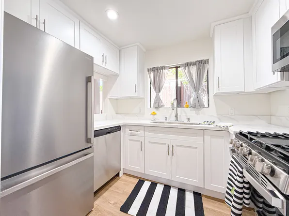 445 W Lexington Dr APT 8, Glendale, CA 91203