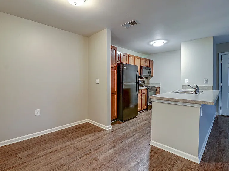 105 Beech St — Photo 33
