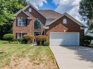 9814 Ashburton Dr, Charlotte, NC 28216