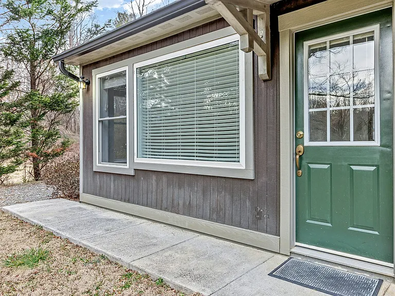 116 Unaka Ave #2 — Photo 2
