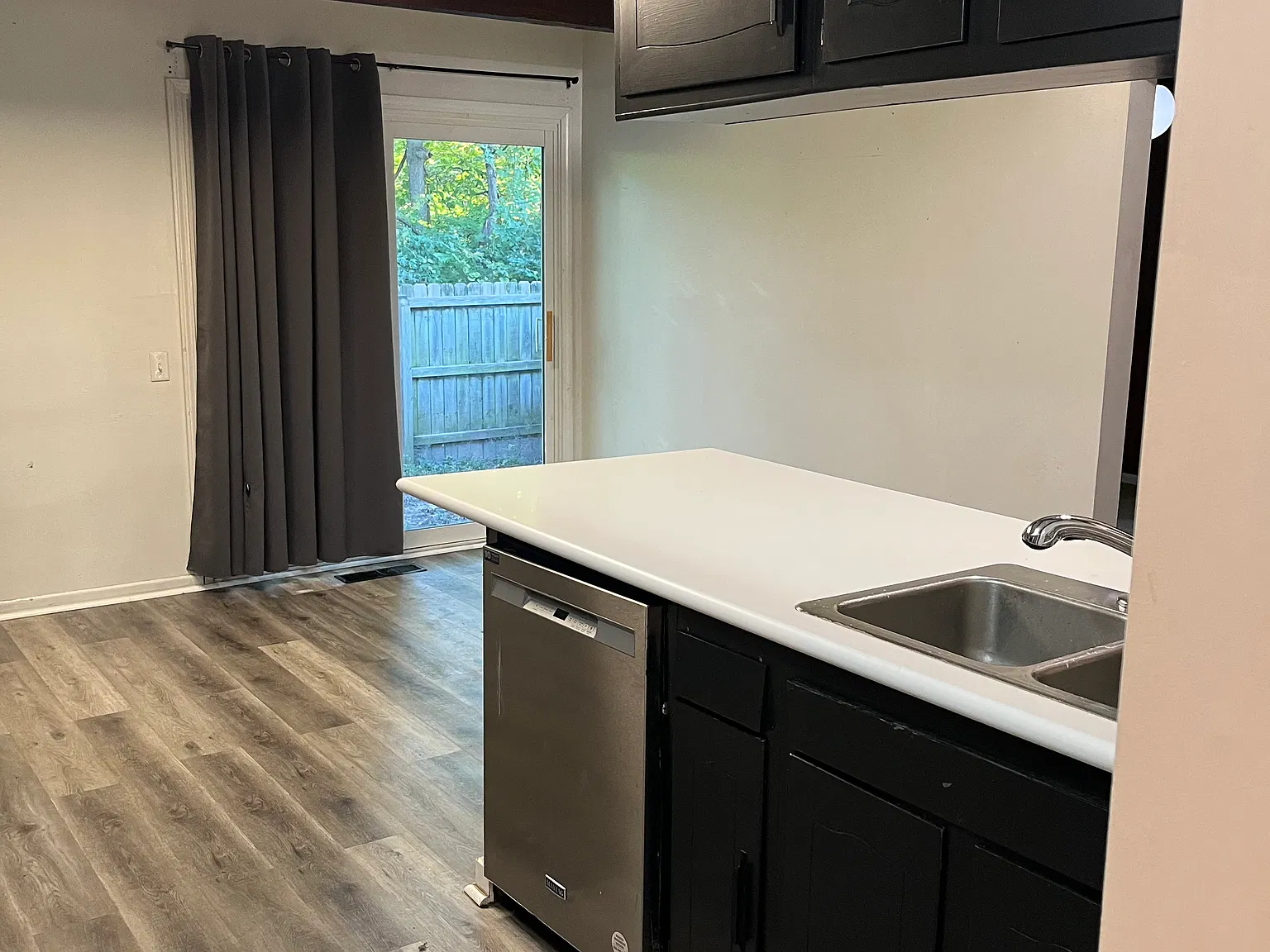 3 bed, 2.5 bath, 1664 sqft, $1,400 — Photo 4